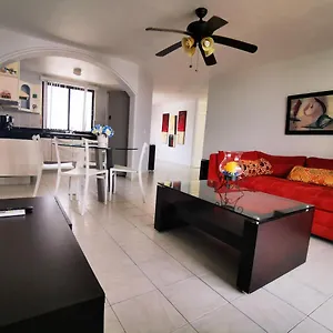 Quintas Del Seaside Apartment