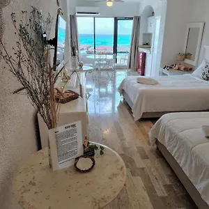 Beachfront With Ocean View Apartment
